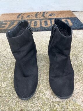Black Women's Ankle Booties with Side Zipper